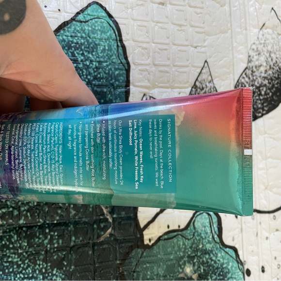 “Blue Waves and Citrus” Bath & Body Works Lotion - Picture 3 of 3